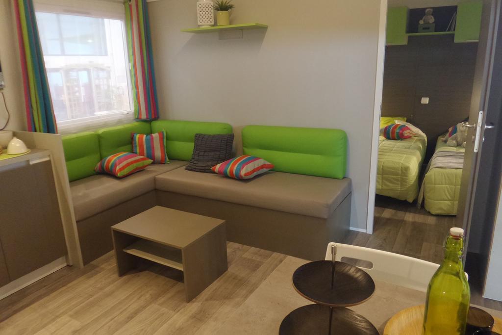Camping Mobile Home U Sole Marinu Patrimonio Room photo
