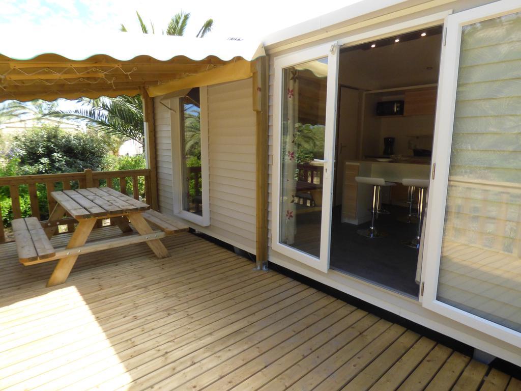 Camping Mobile Home U Sole Marinu Patrimonio Room photo
